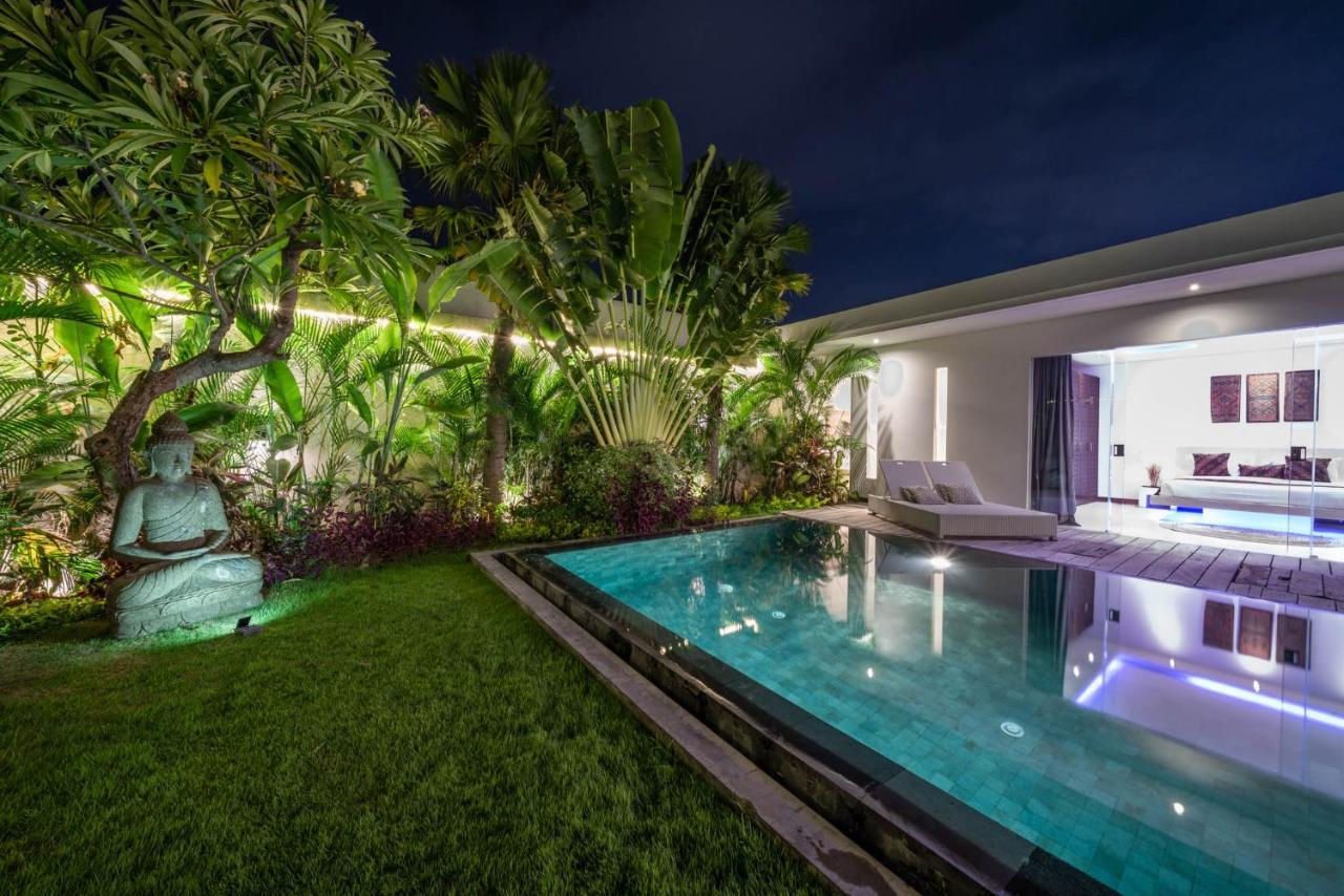 Villa Tira - Elegant 3Br In Central Seminyak Exterior photo