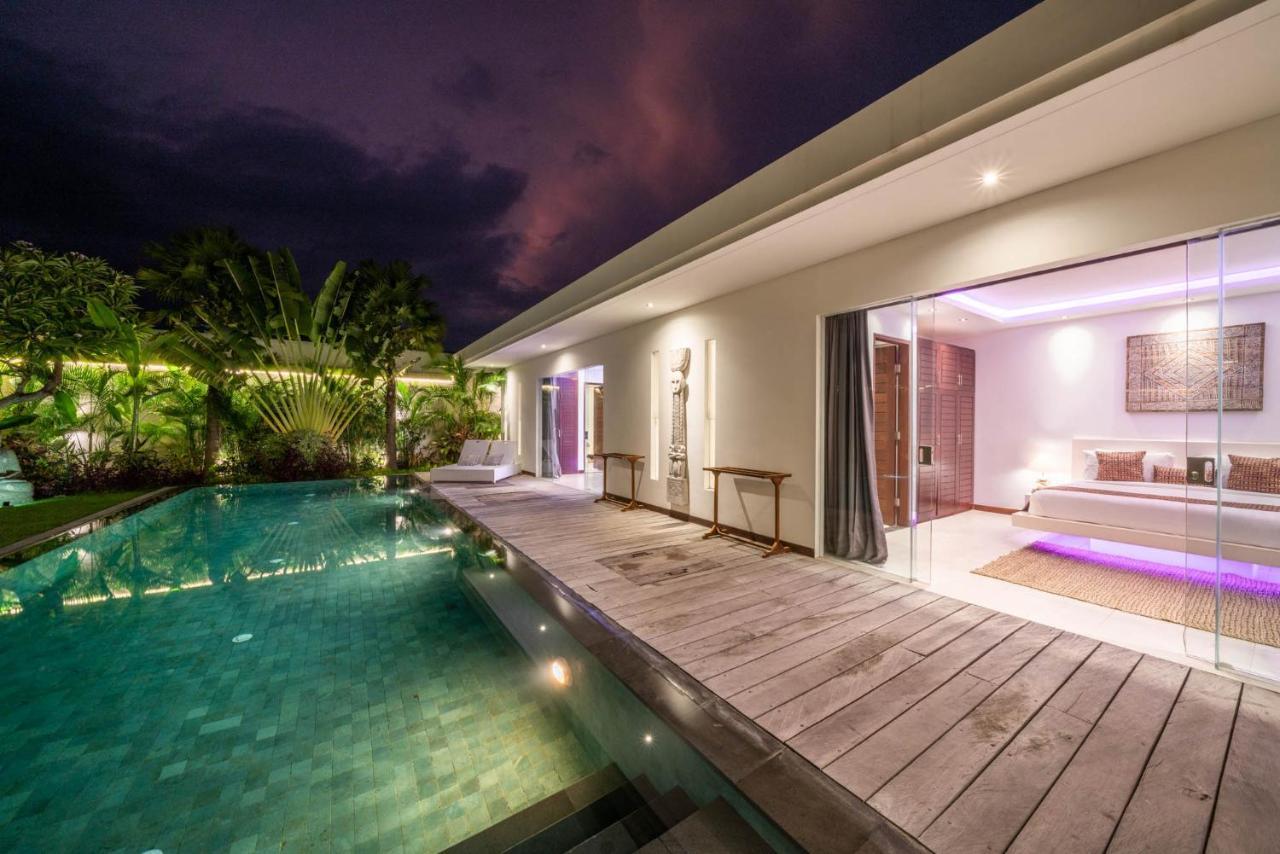 Villa Tira - Elegant 3Br In Central Seminyak Exterior photo