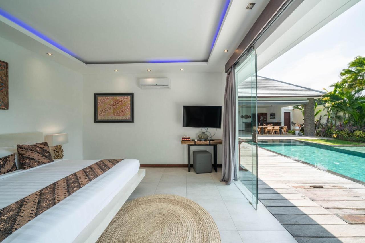 Villa Tira - Elegant 3Br In Central Seminyak Exterior photo