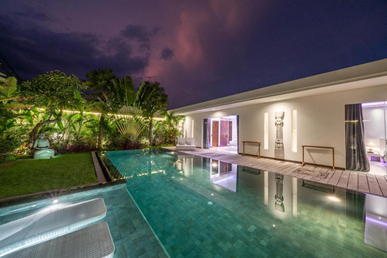Villa Tira - Elegant 3Br In Central Seminyak Exterior photo